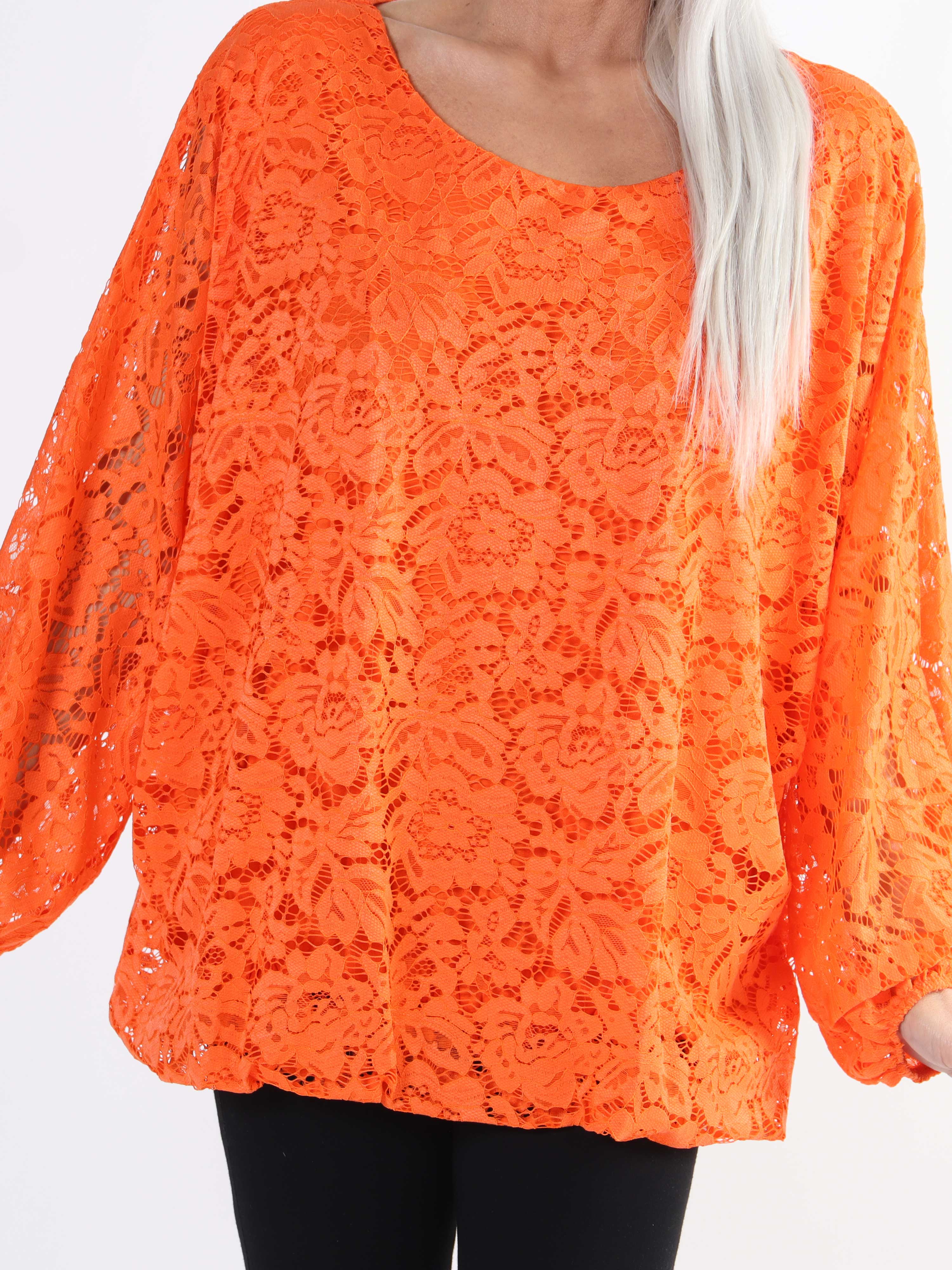 Destiny Lace - Plus size bluse i blonde med flagermusærmer